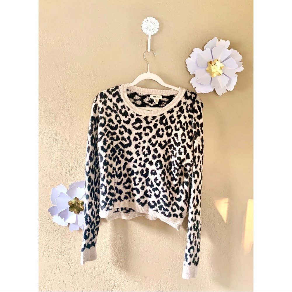 Leopard Print Sweater 🤍🐾